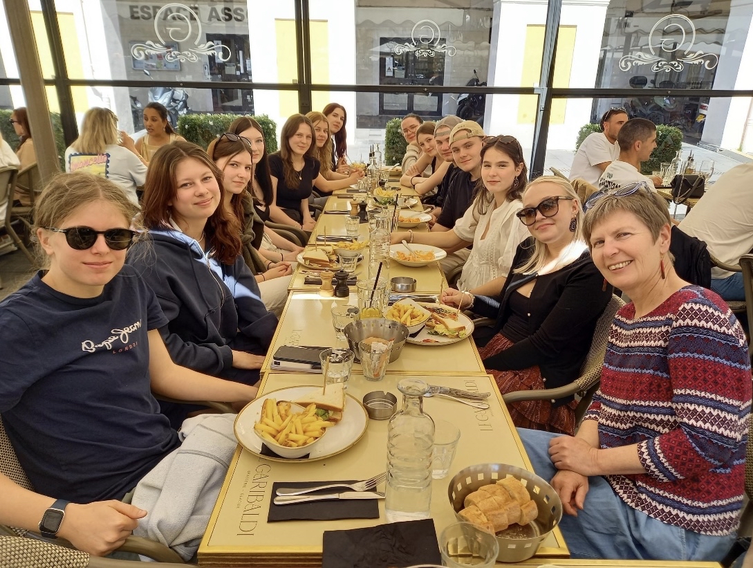 Beim gemeinsamen Mittagessen im Grimaldi mit Essen